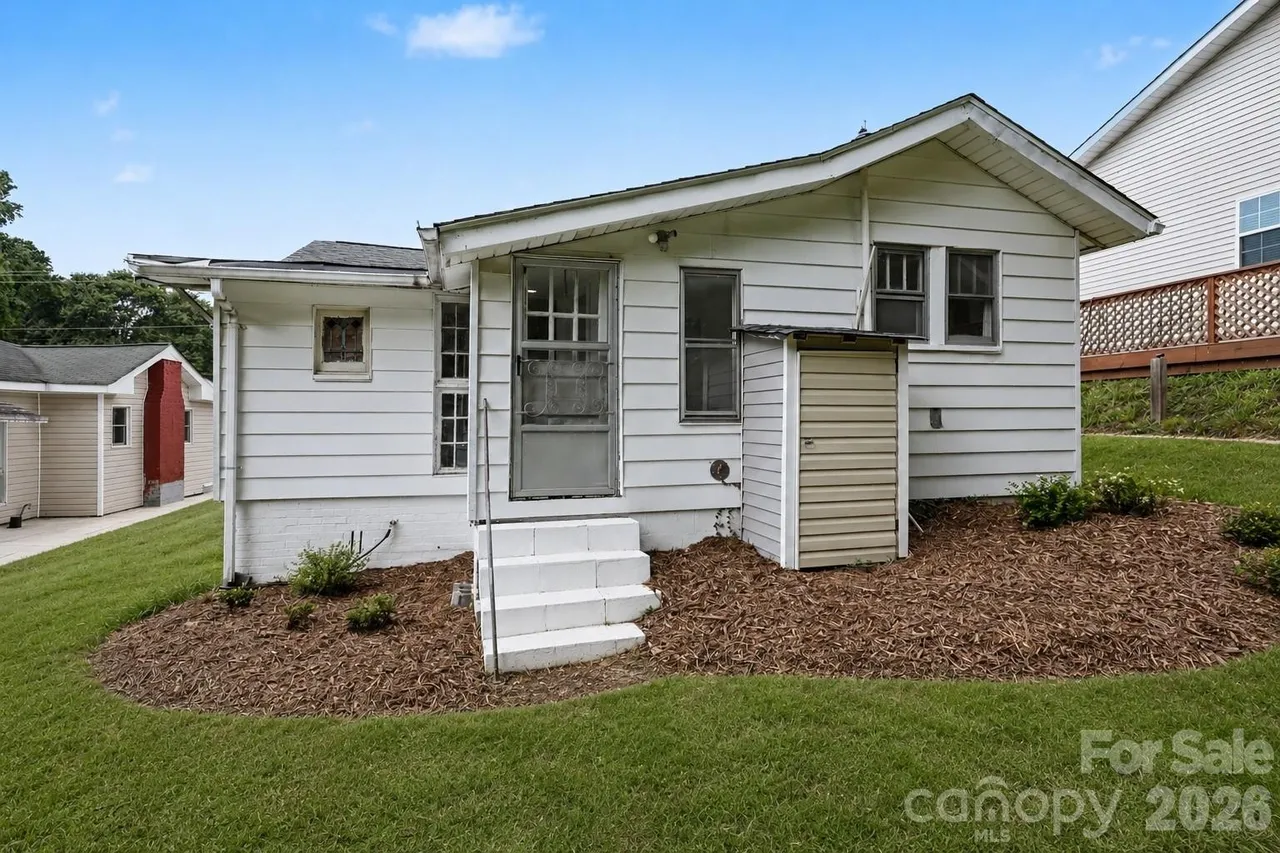 2BR Home in High Point , NC photo 3