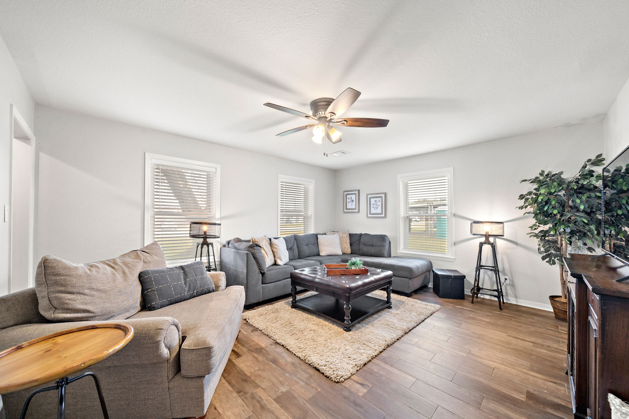 3BR Home in La Porte , TX photo 3