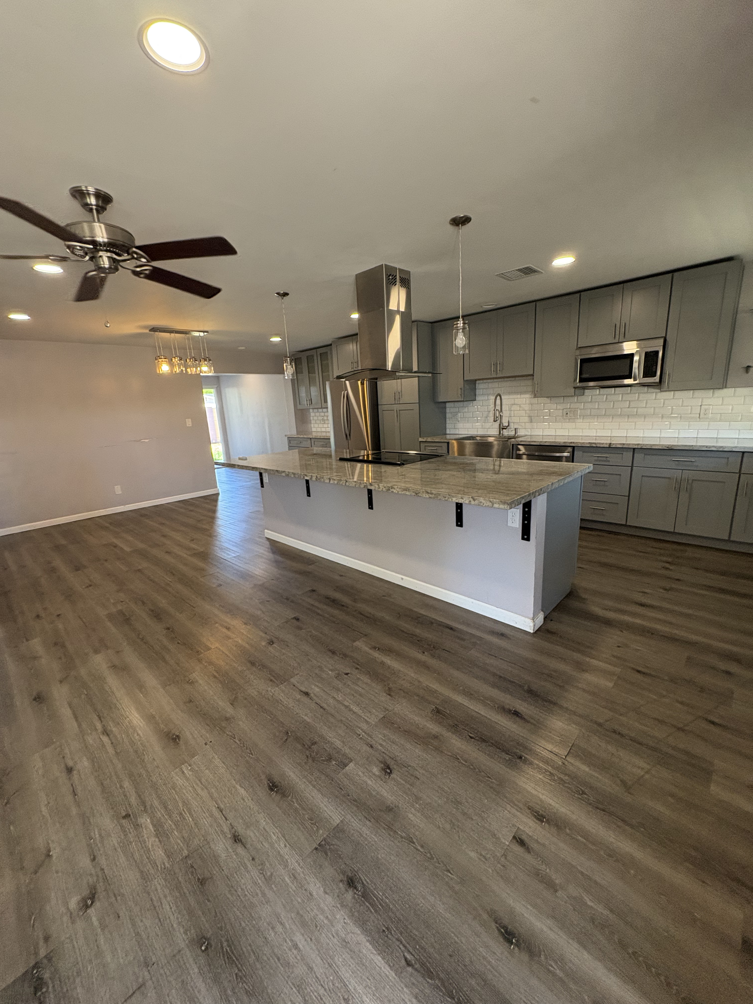 3BR Home in Phoenix , AZ photo 3