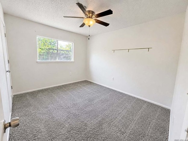 3BR Home in Live Oak , TX photo 3