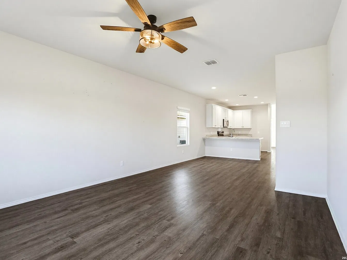 7BR Home in San Antonio , TX photo 2