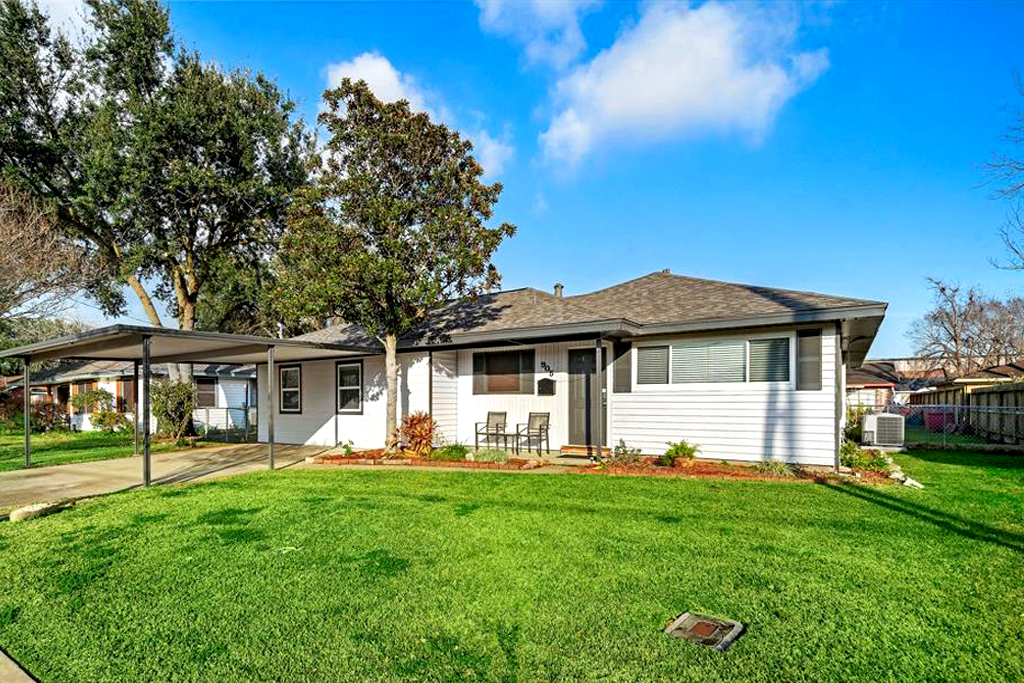 4BR Home in Deer Park , TX