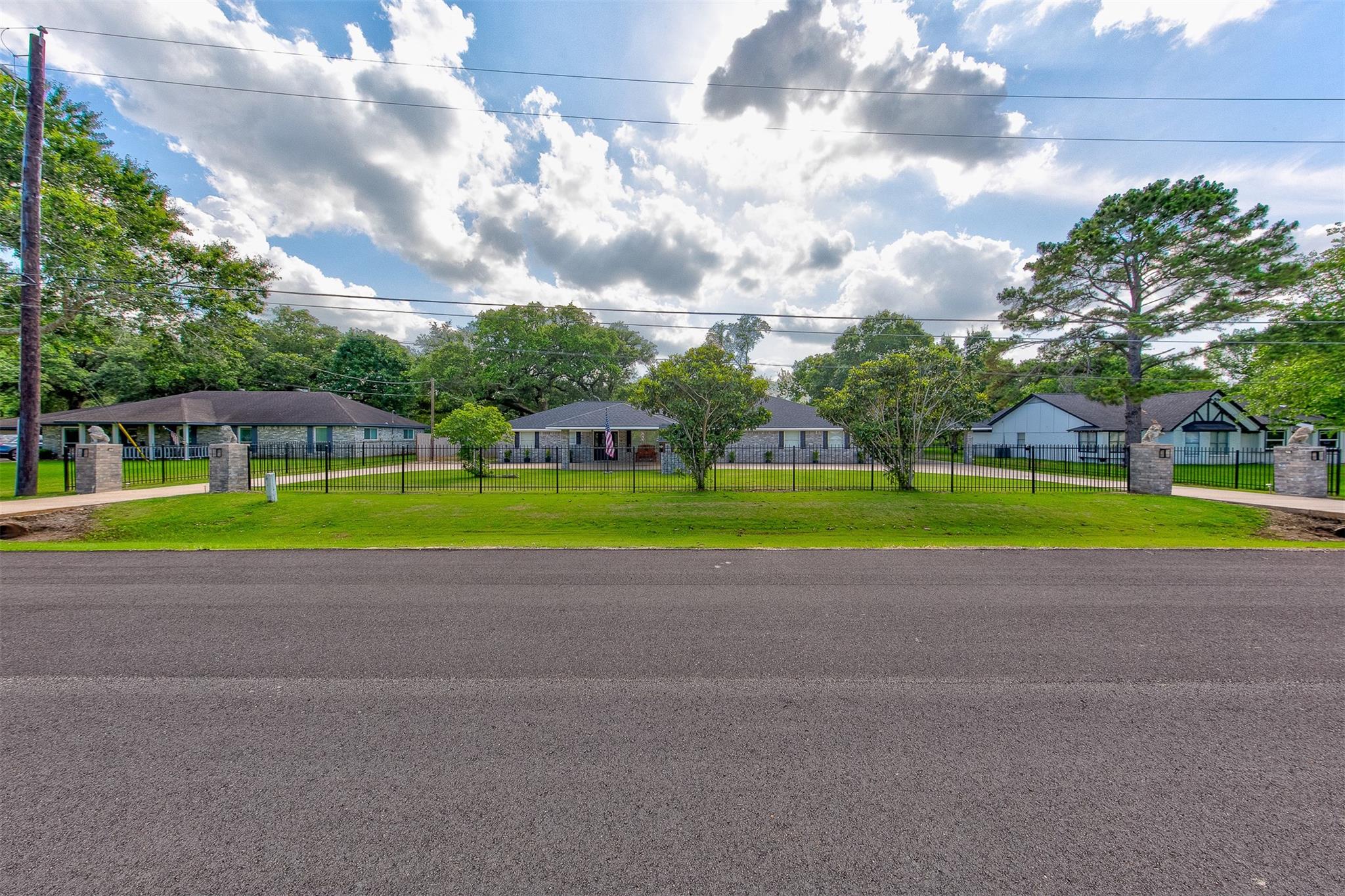 3BR Home in Manvel , TX photo 3