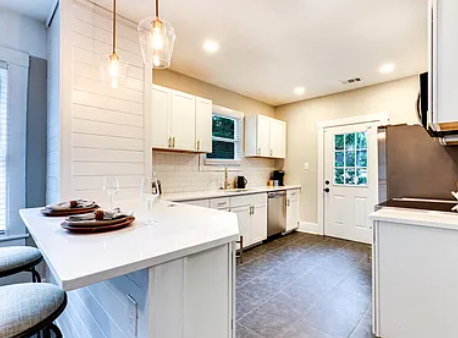 3BR Home in Savannah , GA photo 3