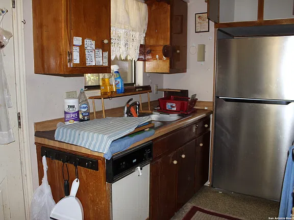 1BR Home in Canyon Lake , TX photo 2