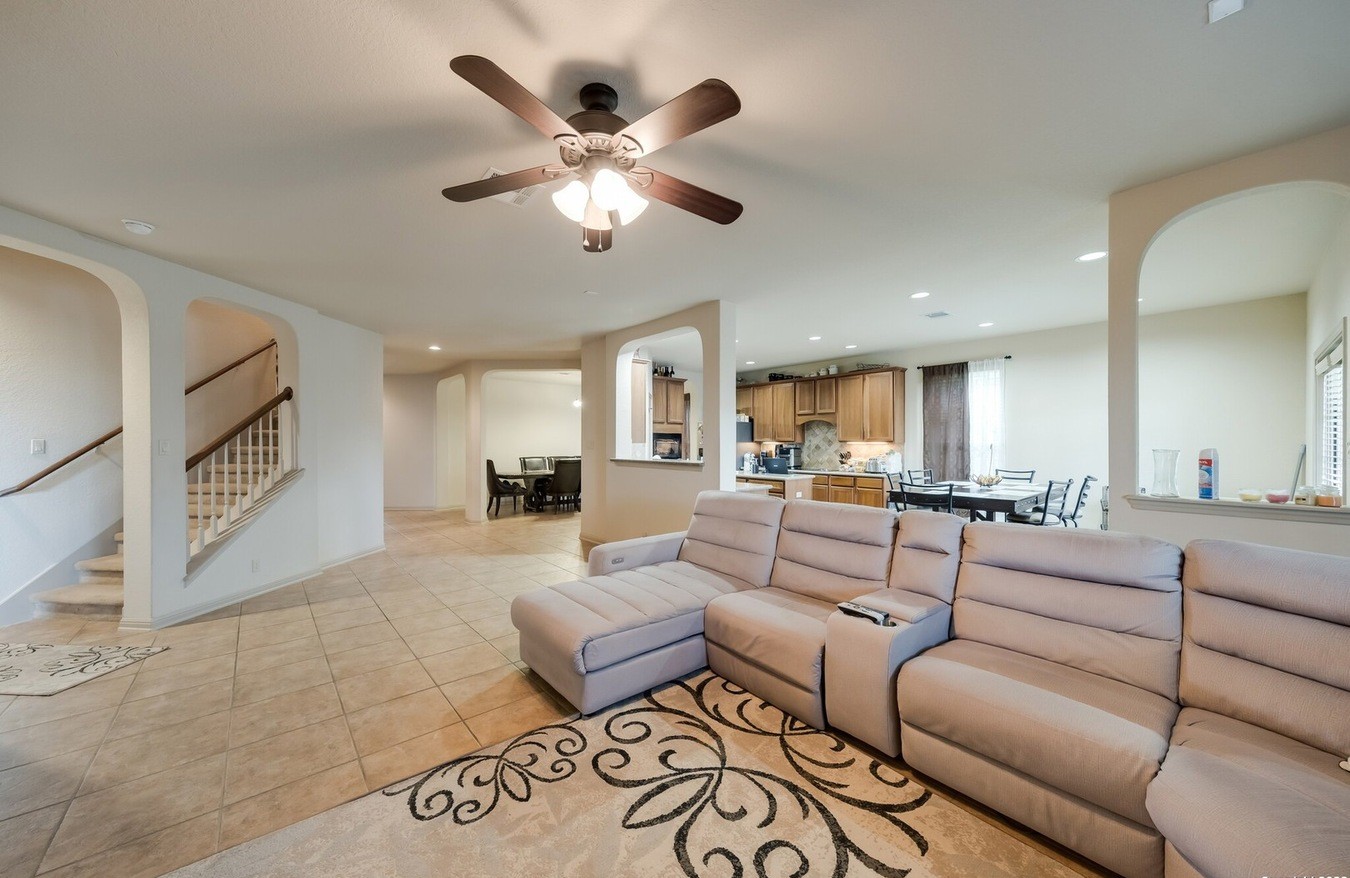 4BR Home in Cibolo , TX photo 3