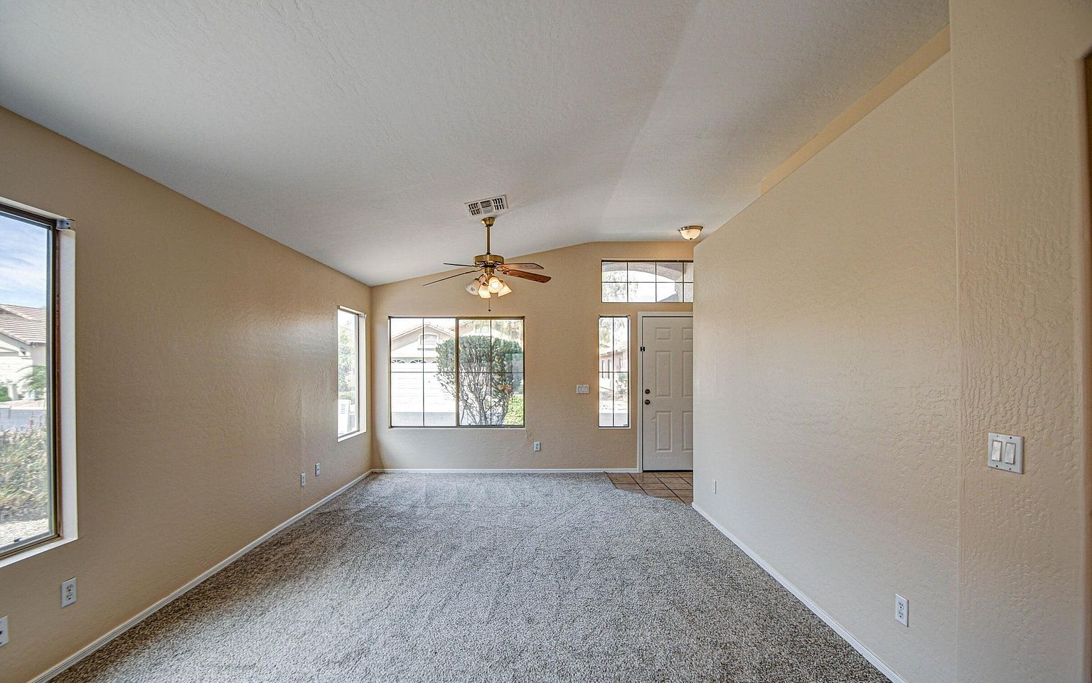 3BR Home in San Tan Valley , AZ photo 3