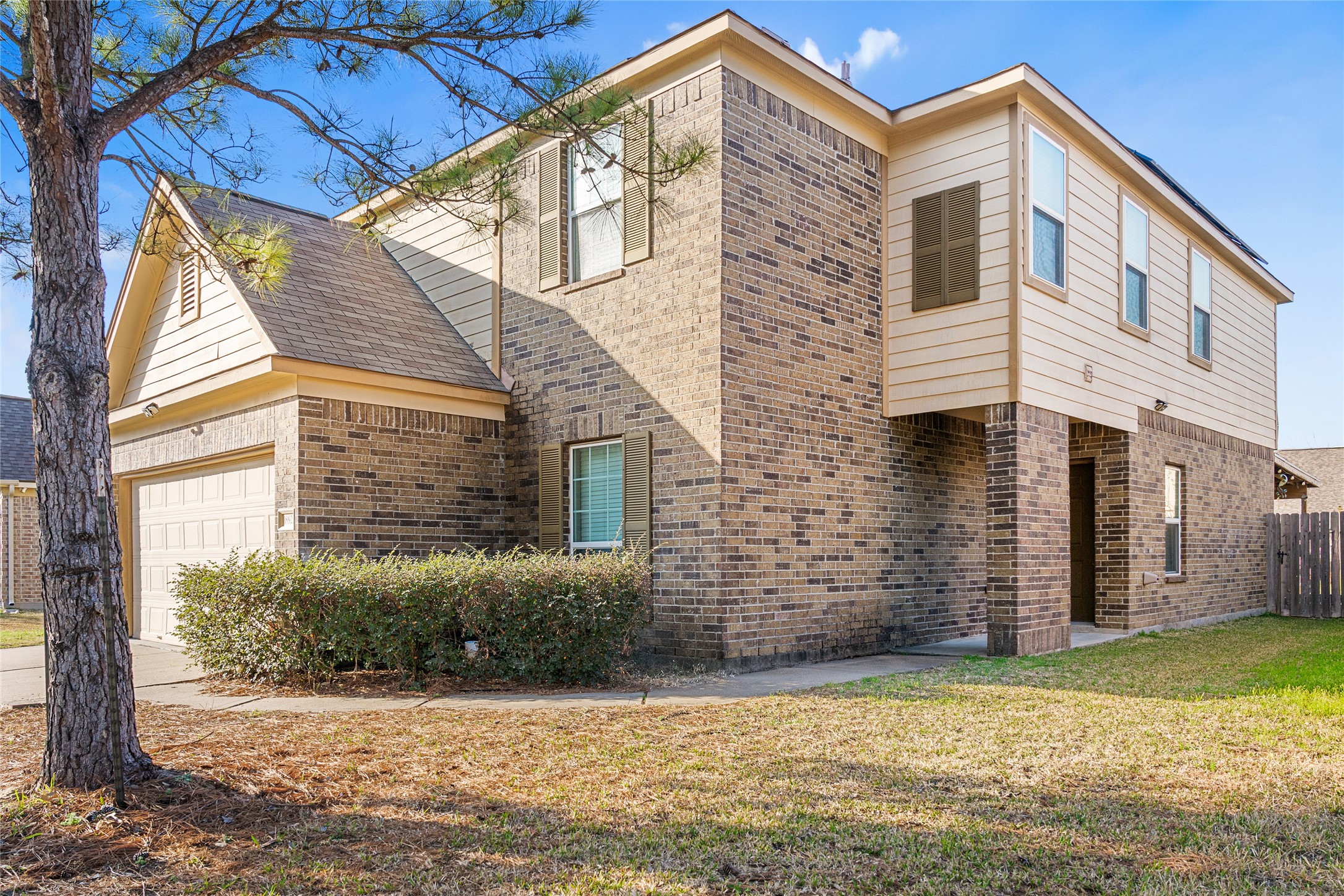 2BR Home in Houston , TX photo 2