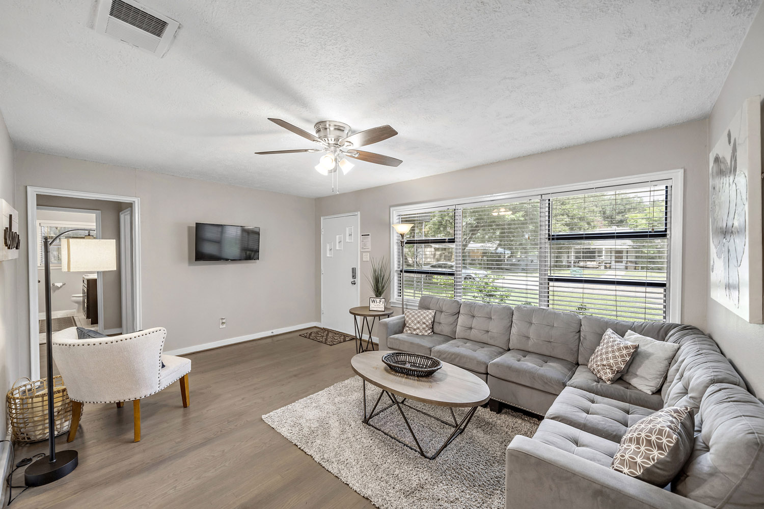 3BR Home in Pasadena , TX photo 2