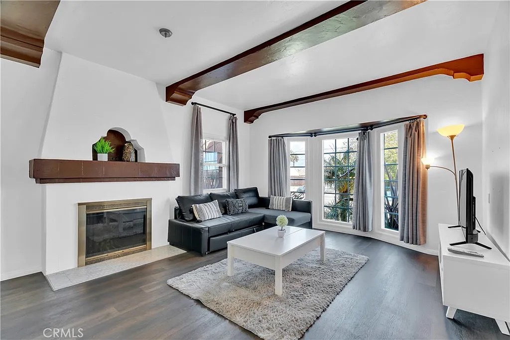 3BR Home in Inglewood , CA photo 2