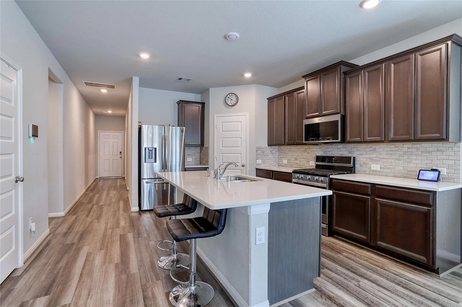 4BR Home in Rosharon , TX photo 3