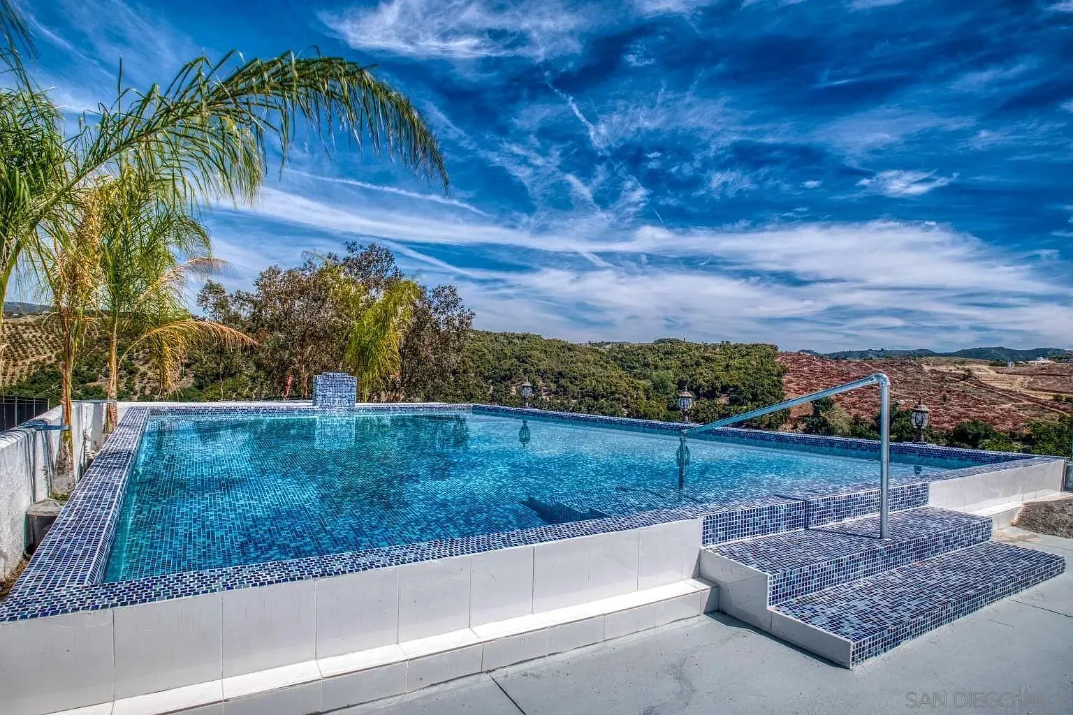 4BR Home in Temecula , CA photo 2