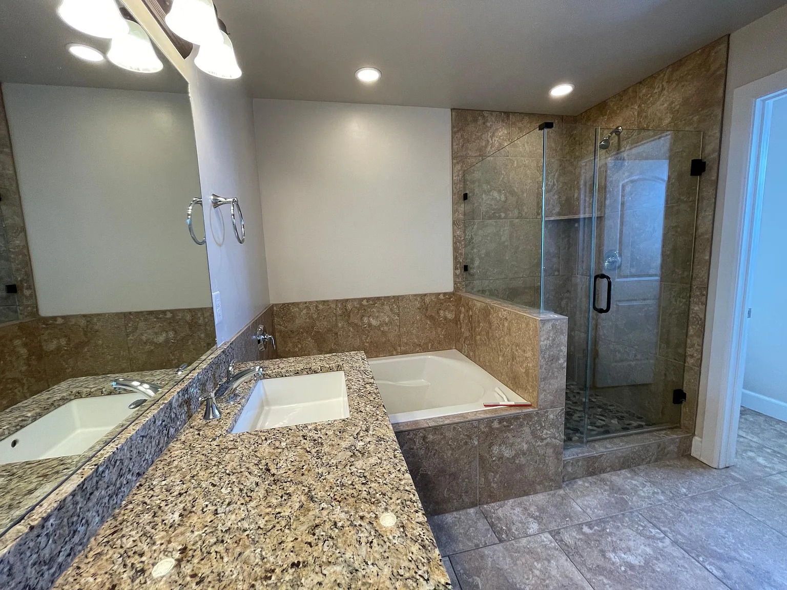 4BR Home in Herriman , UT photo 2
