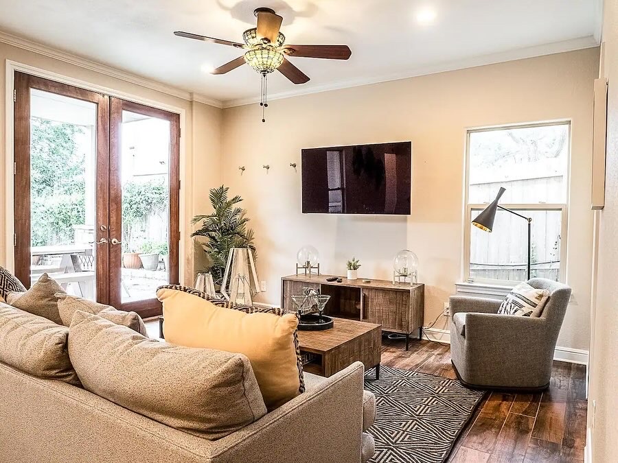 2BR Home in Austin , TX photo 2
