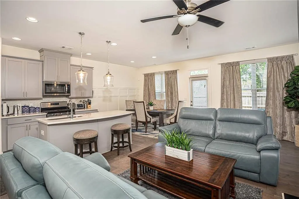 3BR Home in Winder , GA photo 2